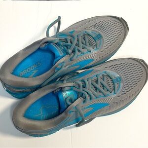 Brooks Women’s Gray and Teal Running Shoes Size 11.5